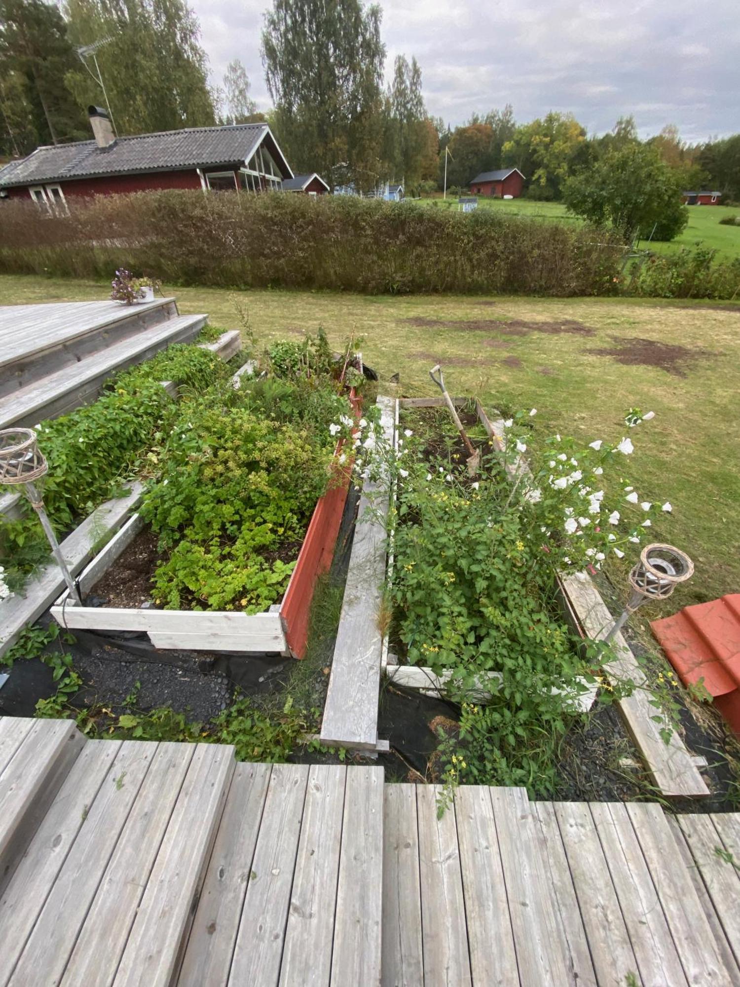 Sjoeutsikt, Roed Traestuga Med Traditionellt Yttre Skandinavisk, Modernt Inre Och Bekvaemligheter, Sol Hela Dagen Pa Stora Altanen, Tryggt, Vinterbonat, Fiske, Bat Casa vacanze Skinnskatteberg