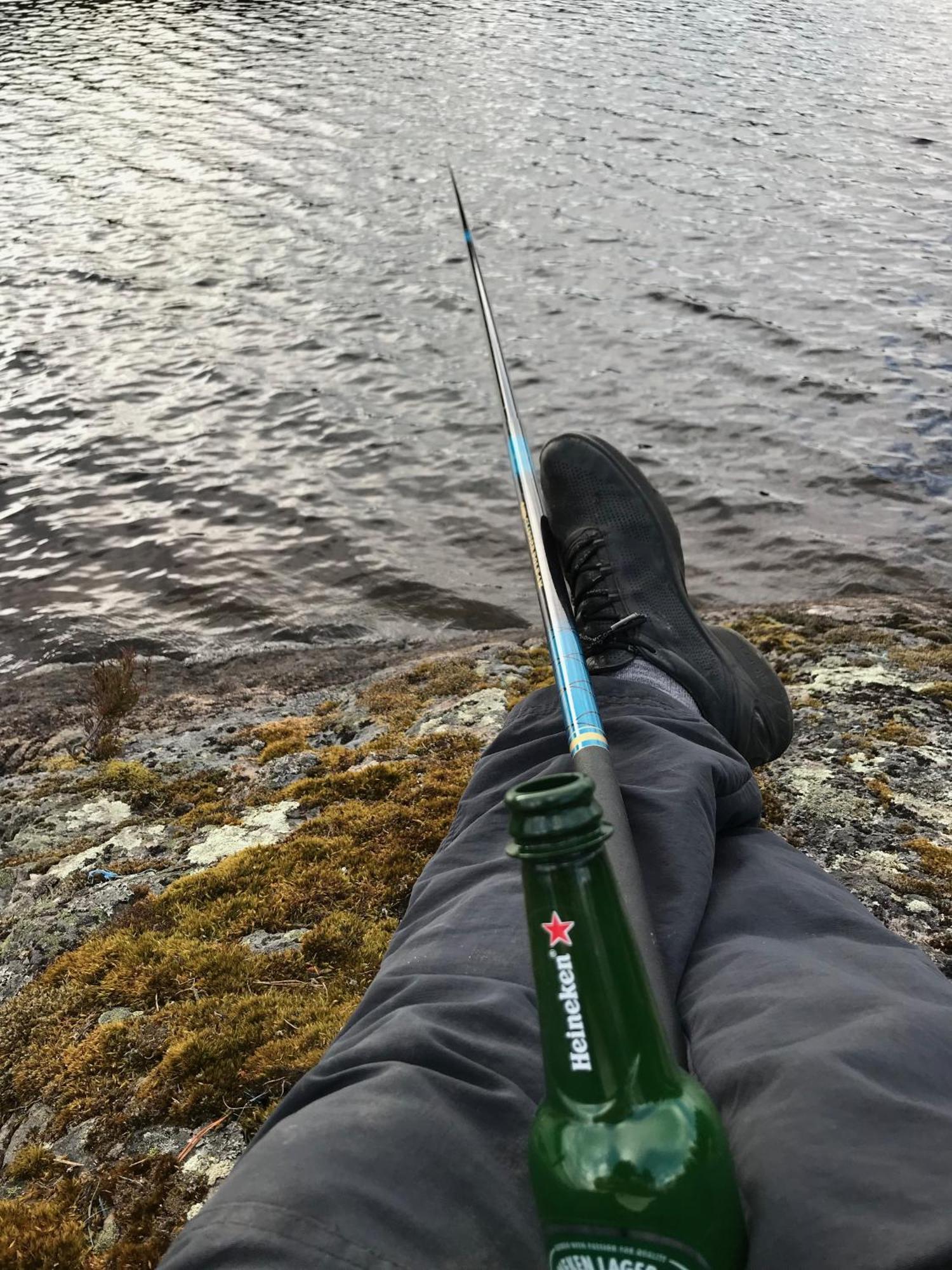 Sjoeutsikt, Roed Traestuga Med Traditionellt Yttre Skandinavisk, Modernt Inre Och Bekvaemligheter, Sol Hela Dagen Pa Stora Altanen, Tryggt, Vinterbonat, Fiske, Bat