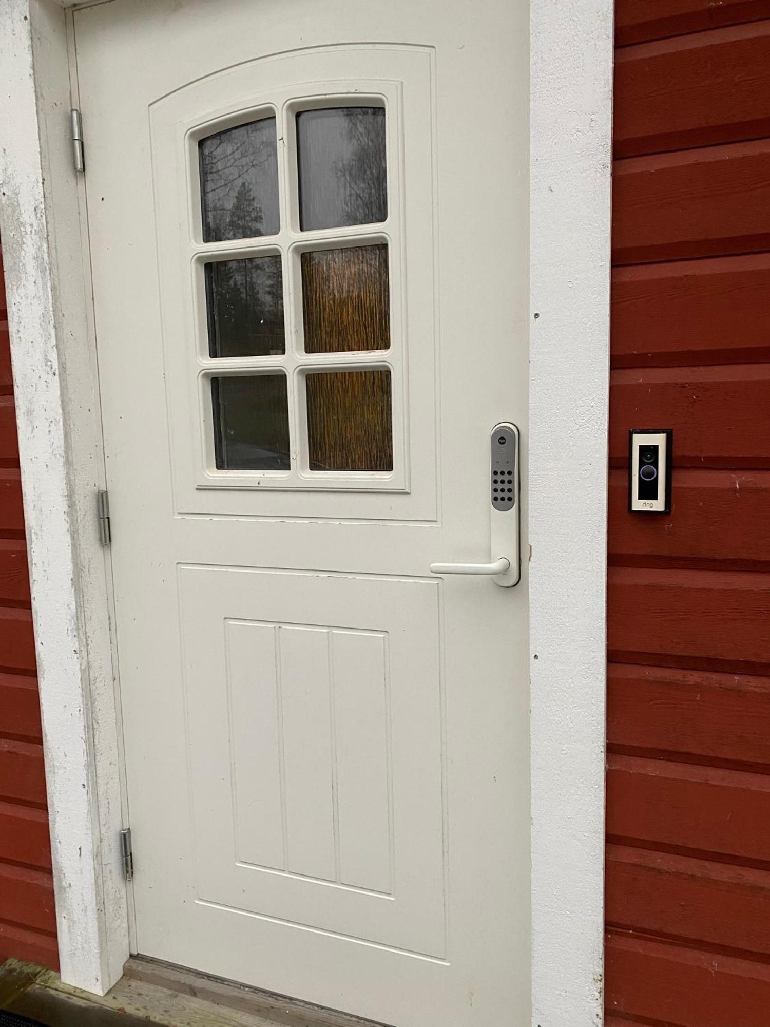 Casa vacanze Sjoeutsikt, Roed Traestuga Med Traditionellt Yttre Skandinavisk, Modernt Inre Och Bekvaemligheter, Sol Hela Dagen Pa Stora Altanen, Tryggt, Vinterbonat, Fiske, Bat